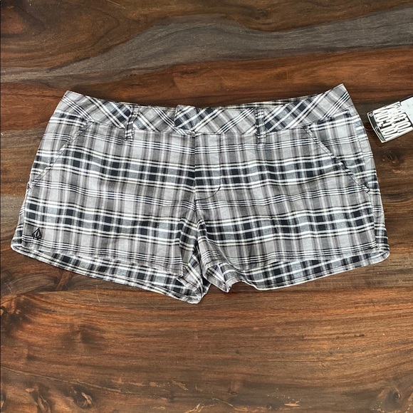 Volcom Black and White Bermuda Shorts Casual Plaid Design - Picture 1 of 5